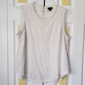 Beautiful lacy sheer blouse- perfect for summer! ☀️